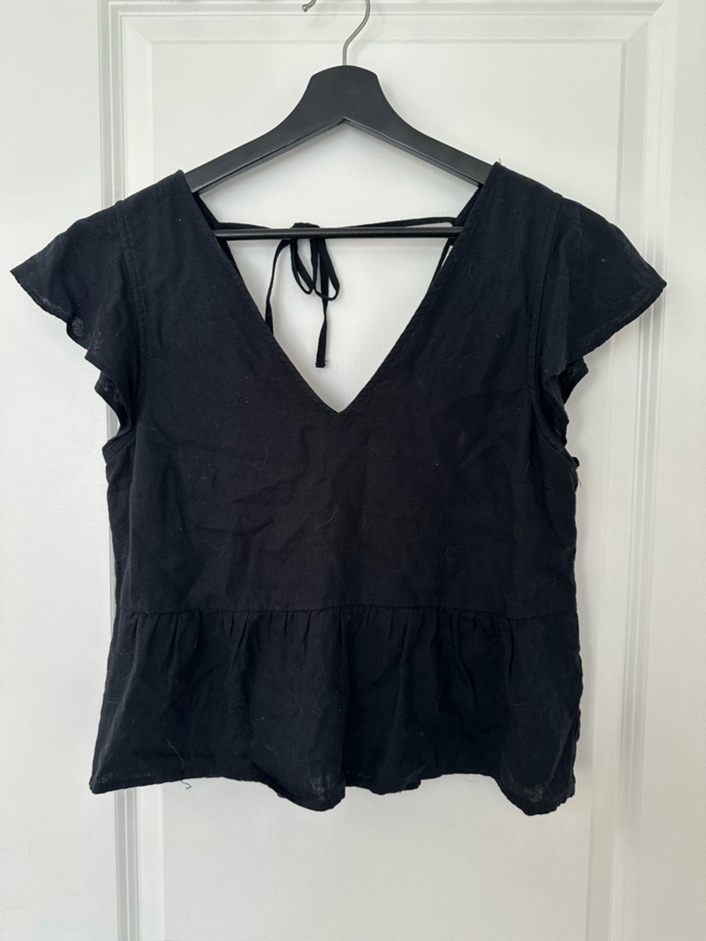 Abercrombie & Fitch Black V-Neck Flutter Sleeve Tie-Back Blouse